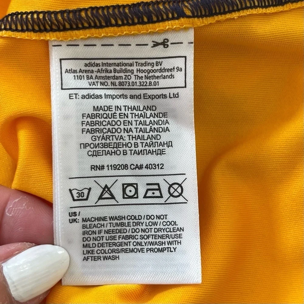 AG:  Adidas Climacool Indiana Pacers Shirt Men’s Size M Long Sleeves Yellow